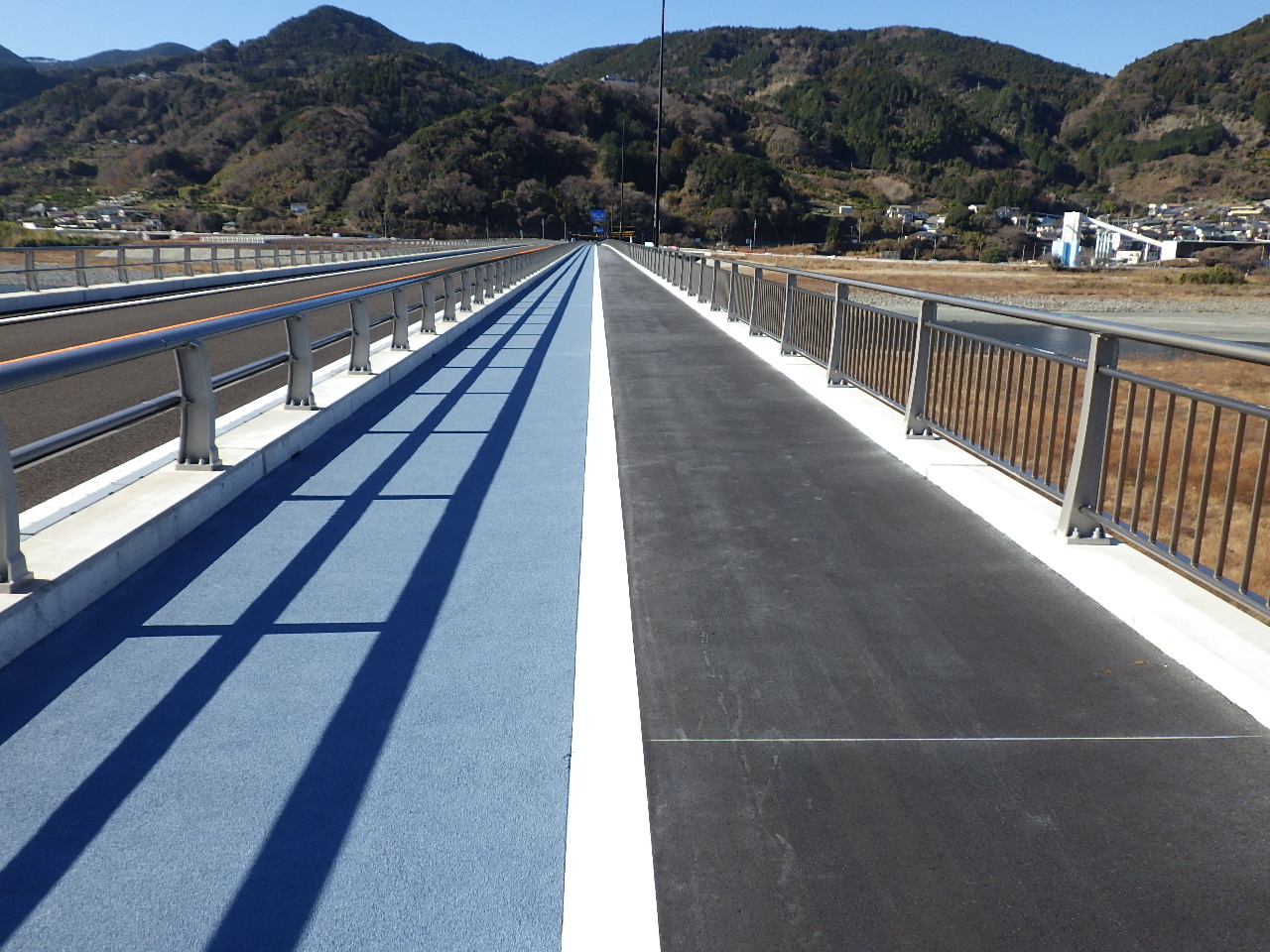 一）富士由比線橋梁改築工事（舗装工）｜施工実績｜日瀝道路株式会社